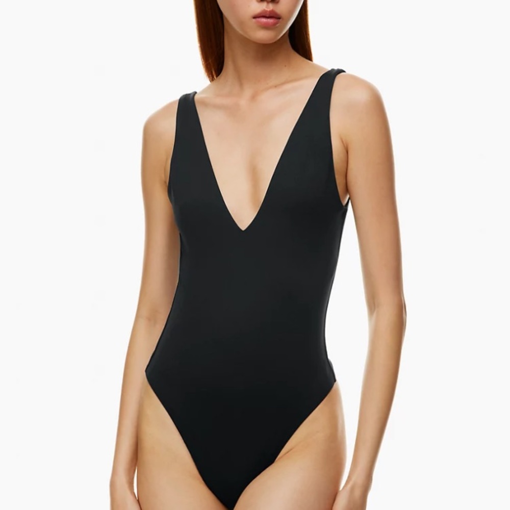 Babaton V Neck Bodysuit